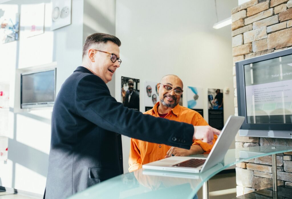 Como captar clientes para transportadoras usando estratégias digitais 6 pexels linkedin 2182981