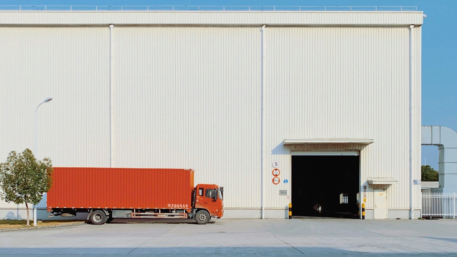 Quais são os KPIs essenciais para uma transportadora? 6 han chenxu 20qcctvyR1Q unsplash edited scaled